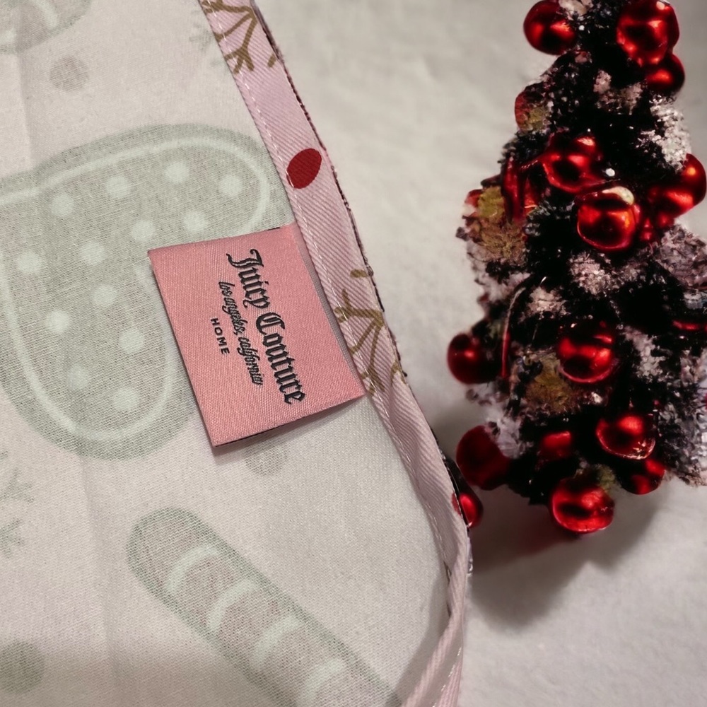 Juicy Couture Pink/Red Gingerbread Man Printed Cotton Twill Apron - Picture 6 of 6